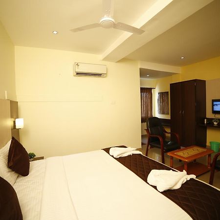 Hotel Tiruchendur Mani Iyer Palni Buitenkant foto