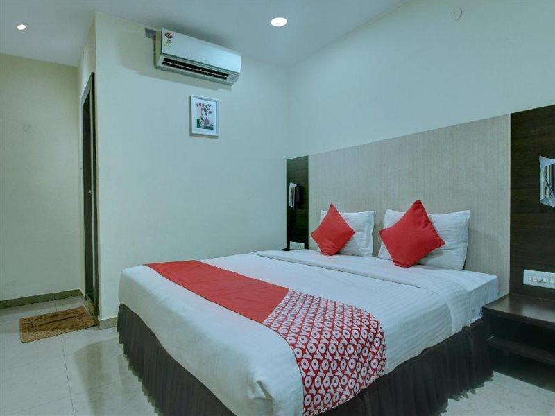 Hotel Tiruchendur Mani Iyer Palni Buitenkant foto