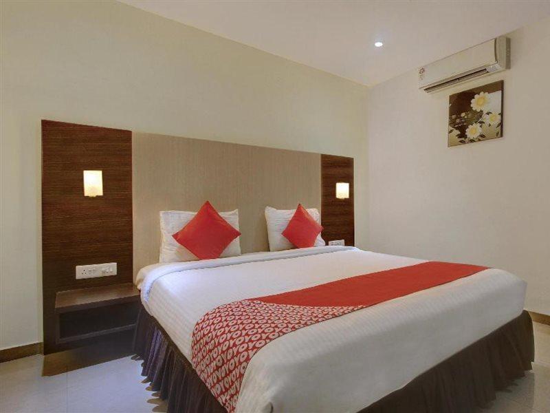 Hotel Tiruchendur Mani Iyer Palni Buitenkant foto