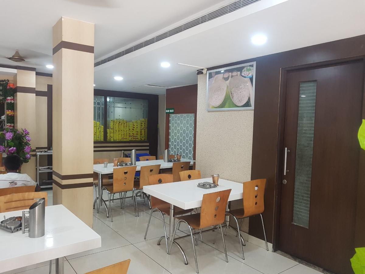 Hotel Tiruchendur Mani Iyer Palni Buitenkant foto