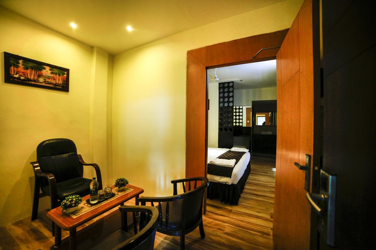 Hotel Tiruchendur Mani Iyer Palni Buitenkant foto