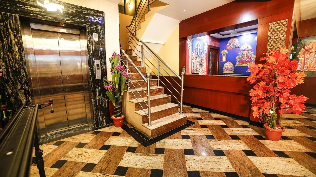 Hotel Tiruchendur Mani Iyer Palni Buitenkant foto