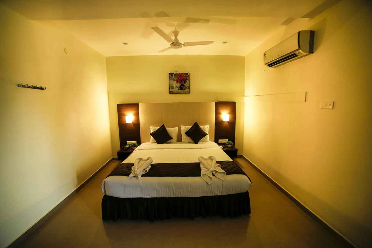 Hotel Tiruchendur Mani Iyer Palni Buitenkant foto